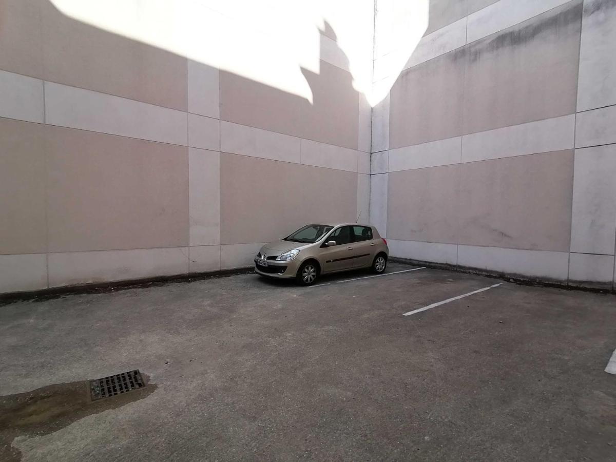 Apartament Le Gambetta - T3 Standing Avec Parking, Wifi, Netflix Laval  Zewnętrze zdjęcie