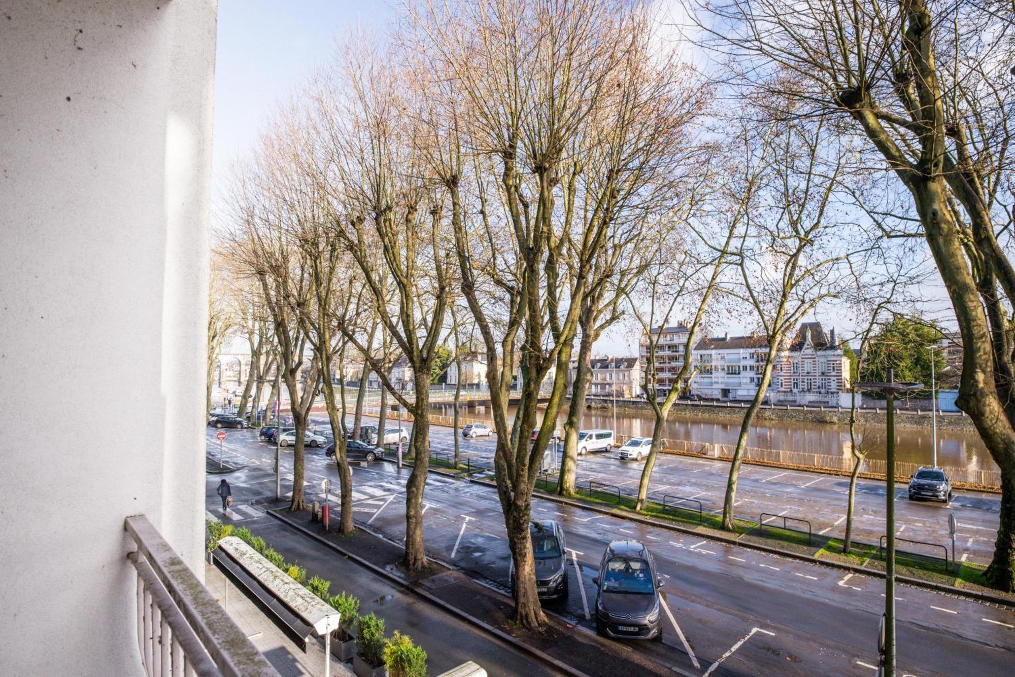 Apartament Le Gambetta - T3 Standing Avec Parking, Wifi, Netflix Laval  Zewnętrze zdjęcie